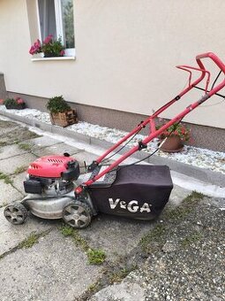 Predám benzínovú kosačku s pohonom
