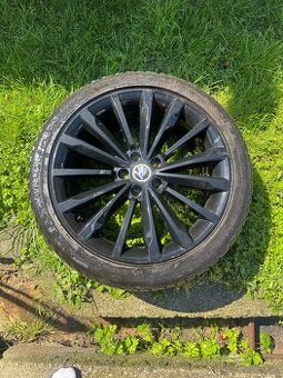 Škoda Elektrony 235/40 R19