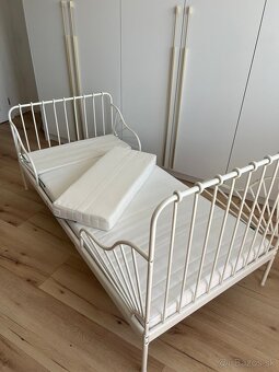 Rastúca detská posteľ, nastaviteľná dĺžka 130-200cm