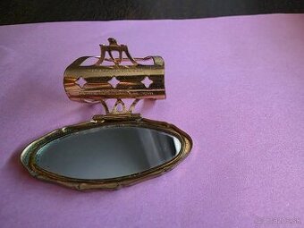 Držiak na rúž so zrkadielkom