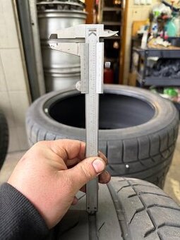 Letné pneumatiky dvojrozmer R20