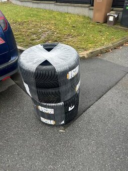 Pirelli Powergy AllSeason 195/55 R15 XL 89V