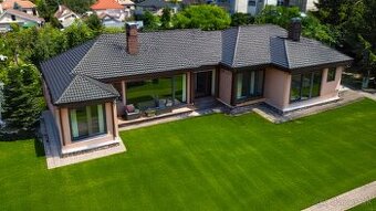 VYDRANY RODINNÝ DOM NA 1760M2 POZEMKU - 1