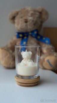 Sójová sviečka s medvedíkom v sklenenom pohári