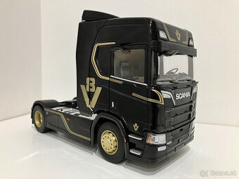 1:18 Scania R500