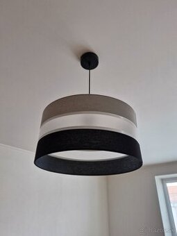 Moderné stropné svietidlo