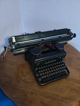 Písací stroj Royal