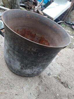 Starý masívny hrniec Teschen