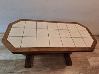 Konferenčný obývačkový stolík masív s dlaždicami obdĺžnik