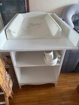 Ikea prebaľovací pult