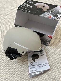 Predam prilbu unisex-nova