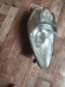 Fiat grande Punto predné svetla