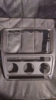 Predam originál plastový rámik Škoda Octavia 2