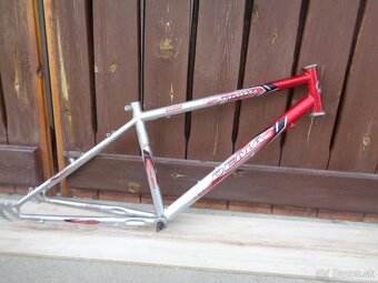 Ram DEMA Trino ocelovy pre cca 170cm osobu