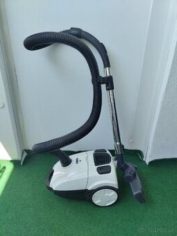 Zanussi JL-3801A vysávač