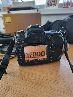 Nikon D7000