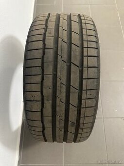 Hankook s1 evo3 235/35 r19