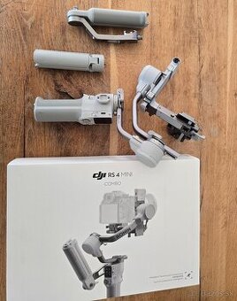 DJI RS 4 Mini Combo