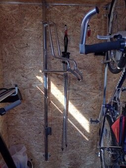 Držiak na bicykel na stenu VERTIKAL