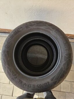 Pneumatiky 215/65/R17