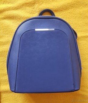 dámsky ruksak a pánska taška