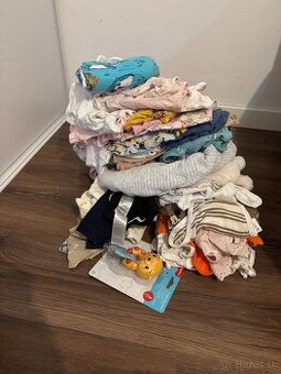 Balík oblečenia 50/56 cca 79ks