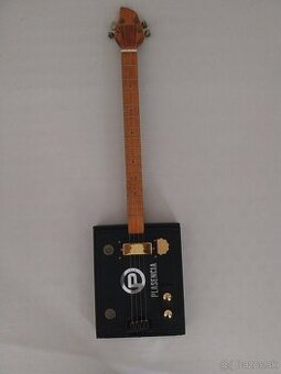 Cigar Box Guitar - ručne vyrobená 4 strunová gitara
