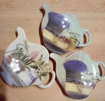 Nádobky na odklad čajových vrecúšok.