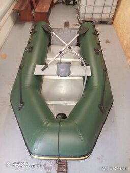 Nafukovací čln s kýlom