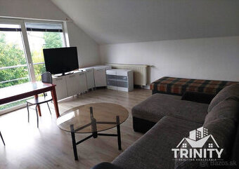 Na prenájom 2-izbový byt pri centre v Nových Zámkoch - 1