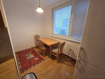 PREDAJ - 3 izbový byt ul.Štefánikova - MICHALOVCE