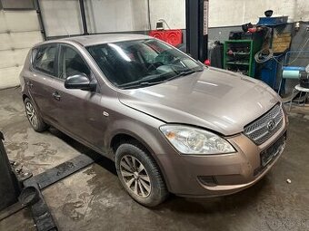 Kia Ceed 1,4 benzín