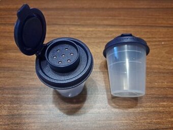 Tupperware solnicka a korenička