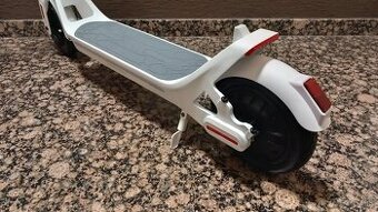 Leqismart A9 - elektrická kolobežka, biela