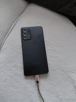 Telefón