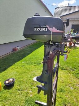 Závesný lodný motor Suzuki DT 4