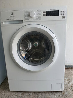 Pračka Elektrolux