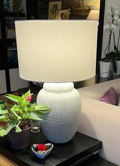 Tienidlo na lampu