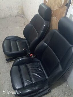 čierne kožené sedačky BMW e36 M3 sedan