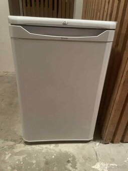 Malá chladnička Indesit