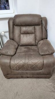 Kreslo s elektrickým polohovaním