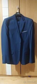 Elegantný oblek