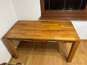 Predám kancelársky stôl z masívu – veľmi dobrý stav