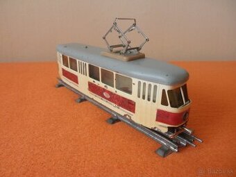 stará hračka plechová električka Tatra T1 Ikaria funkčná