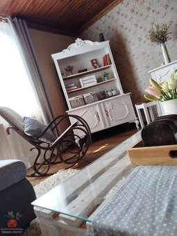 Príjemne priestranný rodinný dom v obci KOMJATICE