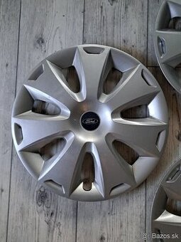 Kryty kolies, puklice FORD R16 veľmi zachovalý stav
