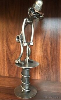 Štýlová vývrtka na víno – vtipný a praktický darček