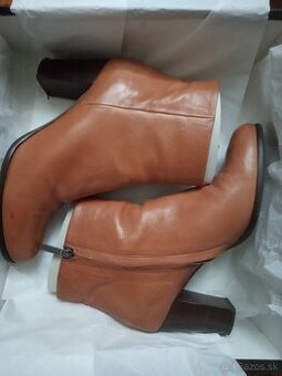 Čizmy kožené, farba koňaková, veľkosť 38