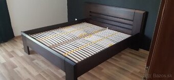 Predám posteľ z bukového masívu.