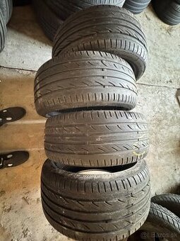 215/40R18